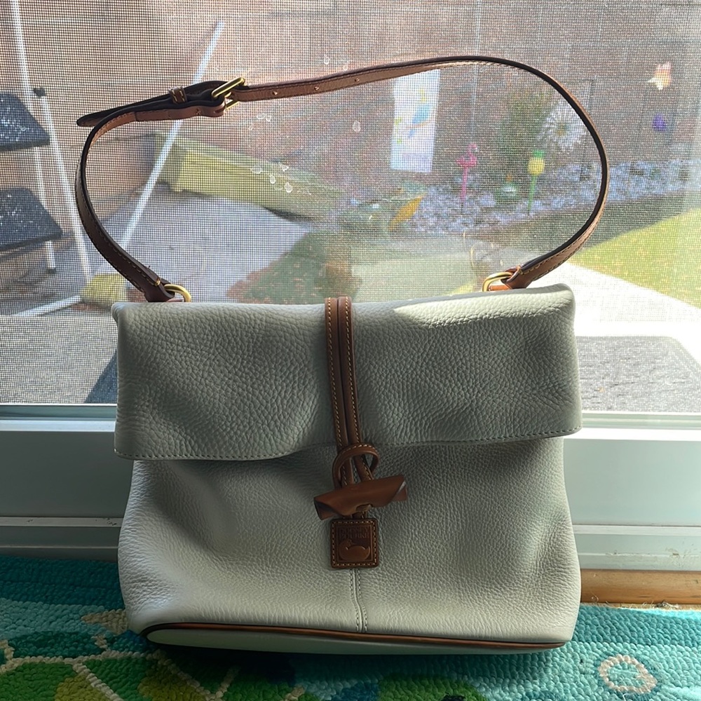 Amazing condition Dooney and Bourke Purse